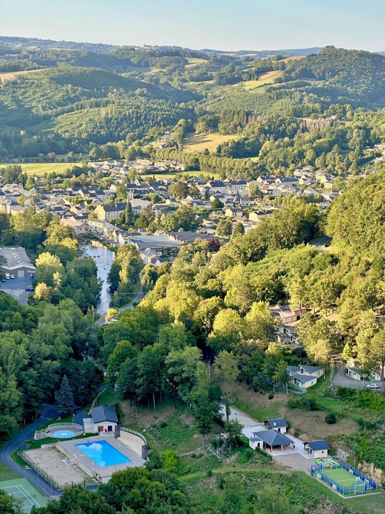 village vacances du camboussel Brassac  Extérieur photo